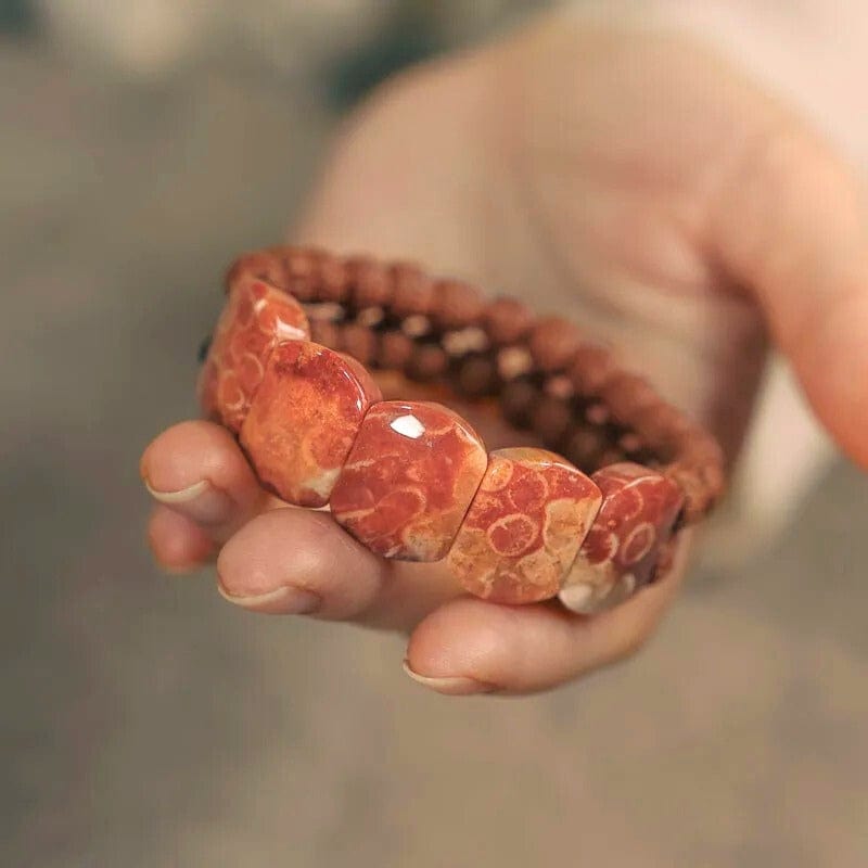 Kalpa - Bracelet Tibétain en Rudraksha et Pierre de Corail