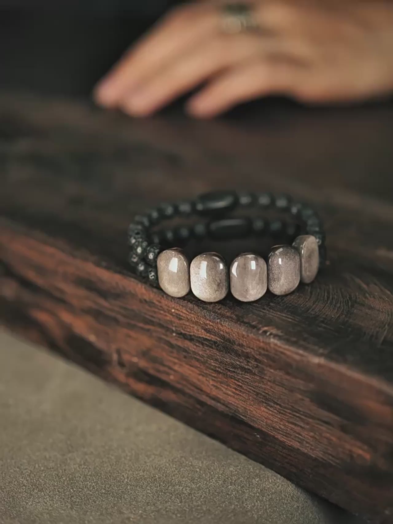 Bracelet tibétain en obsidienne et bois