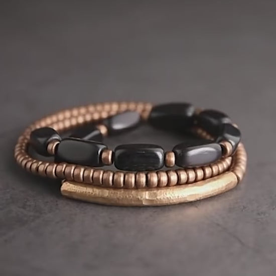 bracelet artisanal tibétain en laiton martelé et ébène pour sérénité et protection
